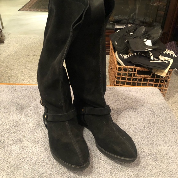 Black suede pointy toe boots - Picture 2 of 5
